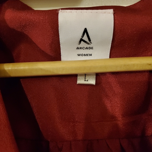 Arcade - Singapore Brand - Red Lined Tank - Picture 3 of 4